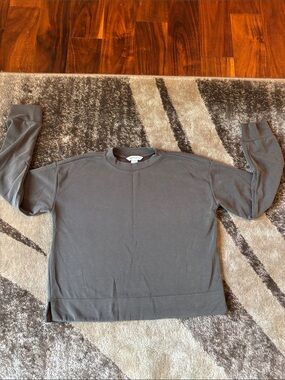 Athleta Women's Crewneck Sweatshirt in Charcoal Gray